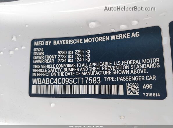 WBABC4C09SCT17583 2025 BMW M8 White Widok komory silnika