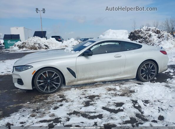 WBABC4C09SCT17583 2025 BMW M8 White Widok wnętrza 360 stopni