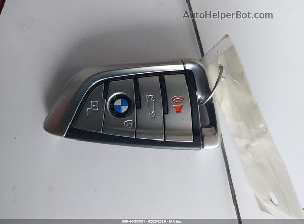 WBABC4C09SCT17583 2025 BMW M8 White Widok deski rozdzielczej