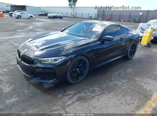 WBABC4C57KBU96370 2019 BMW M8 Black Vista tres cuartos delantera izquierda