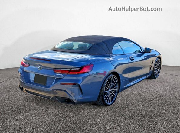 WBADZ2C04MCG06453 2021 BMW 8 SERIES Синий Вид спереди