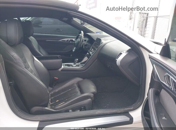 WBADZ2C09LBP66006 2020 BMW 8 SERIES White Вид салону спереду