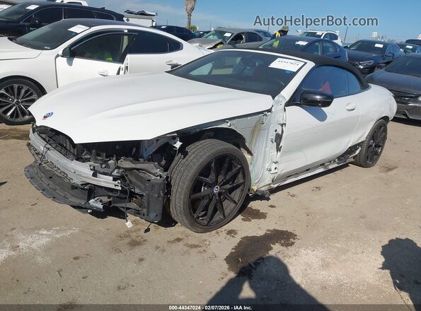 WBAFY4C06PCM58010 2023 BMW M8 White Przód lewy