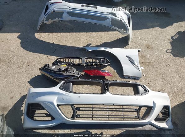 WBAFY4C06PCM58010 2023 BMW M8 White Widok zestawu wskaźników