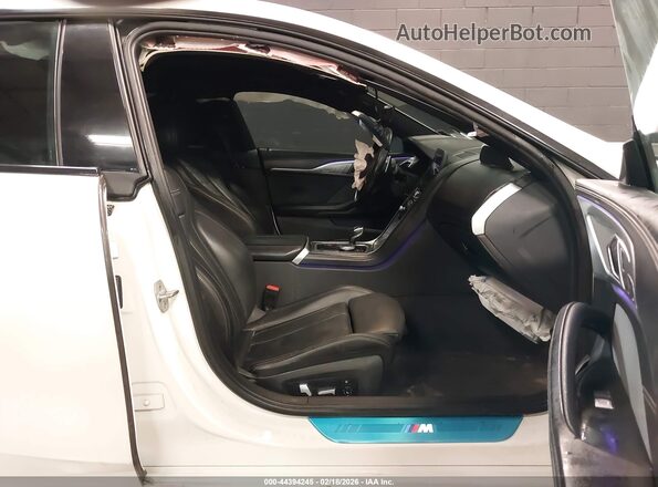 WBAGV2C05LCE34683 2020 BMW 8 SERIES White წინა სალონის ხედი