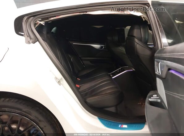 WBAGV2C05LCE34683 2020 BMW 8 SERIES White VIN კოდის სტიკერის ხედი