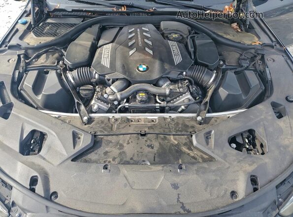 WBAGV8C04LCD46677 2020 BMW M8 Серый Вид задней части салона