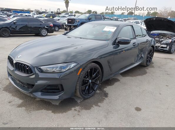 WBAGV8C05SCS58040 2025 BMW M8 Gray წინა მარცხენა ხედი სამი მეოთხედიდან