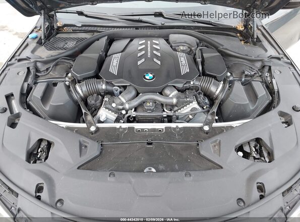 WBAGV8C05SCS58040 2025 BMW M8 Gray უკანა ხედი