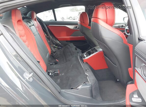 WBAGV8C05SCS58040 2025 BMW M8 Gray VIN კოდის სტიკერის ხედი