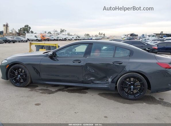 WBAGV8C05SCS58040 2025 BMW M8 Gray სალონის 360-გრადუსიანი ხედი
