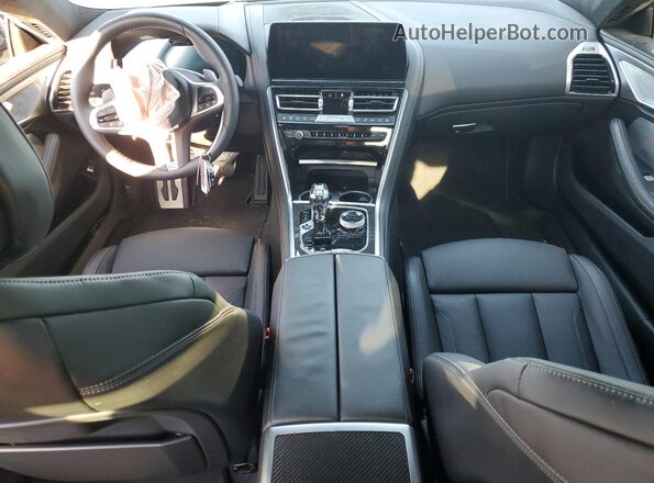 WBAGV8C05TCV22956 2026 BMW M8 Gray Առջևի վահանակի տեսք