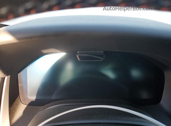 WBAGV8C05TCV22956 2026 BMW M8 Gray Սարքավորումների վահանակի տեսք