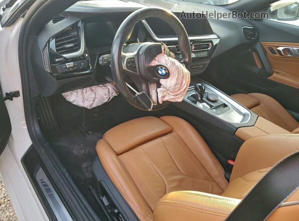 WBAHF3C03PWY10113 2023 BMW Z4 White Dashboard view