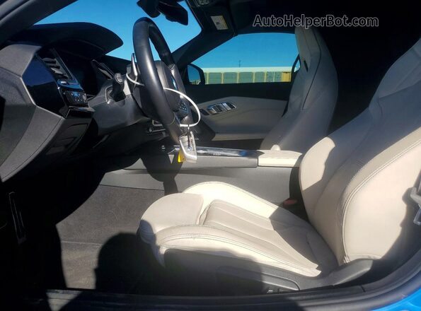 WBAHF3C07MWX34732 2021 BMW Z4 Black Front interior view