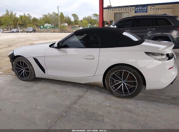 WBAHF3C51KWW44002 2019 BMW Z4 White Панорамний вид салону 360°