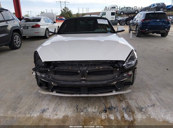 WBAHF3C51KWW44002 2019 BMW Z4 White Вид щитка приладів