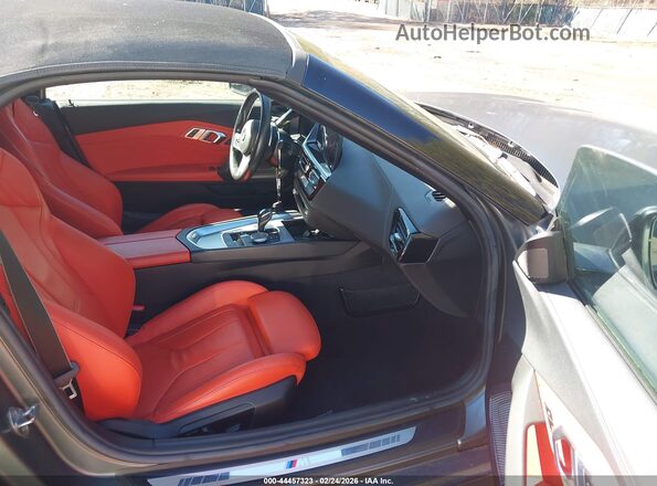 WBAHF3C5XKWW39803 2019 BMW Z4 Blue Вид салону спереду