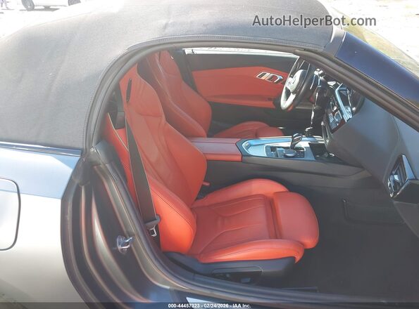 WBAHF3C5XKWW39803 2019 BMW Z4 Blue Вид наклейки з VIN-кодом