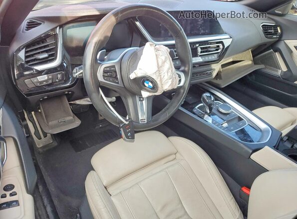 WBAHF9C04LWW44231 2020 BMW Z4 Красный Вид панели приборов