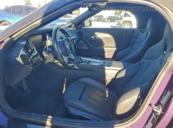 WBAHF9C06SWY40816 2025 BMW Z4 Purple Вид салону спереду