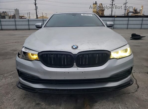 WBAJA9C51JB033458 2018 BMW 5 SERIES Silver Widok z przodu