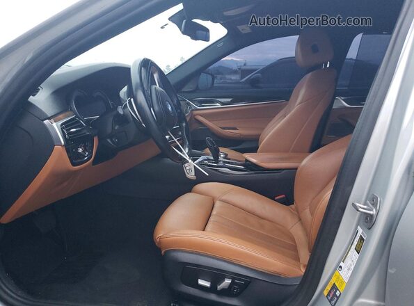 WBAJA9C51JB033458 2018 BMW 5 SERIES Silver Widok wnętrza z przodu