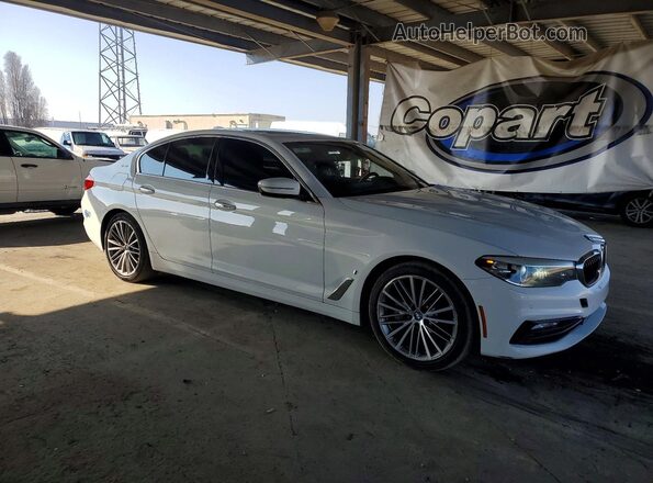 WBAJB1C57JB374801 2018 BMW 5 SERIES Белый Передняя правая четверть