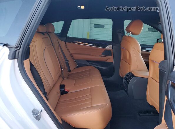 WBAJV6C56JBJ99719 2018 BMW 6 SERIES White Vista interior trasera