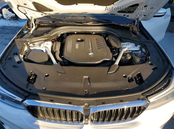 WBAJV6C56JBJ99719 2018 BMW 6 SERIES White Vista del compartimento del motor