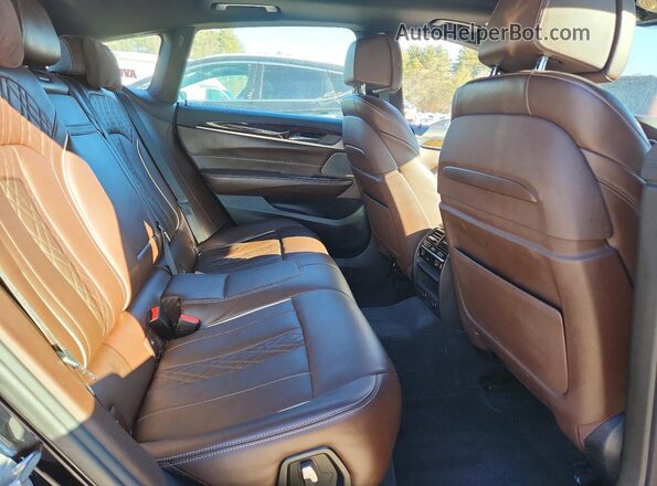WBAJV6C58JBK07030 2018 BMW 6 SERIES Blue Vista de los asientos traseros