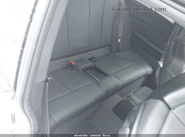 WBS2U7C06L7E14814 2020 BMW M2 White Vista de la etiqueta del VIN