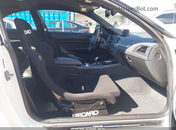 WBS2U7C08L7E69667 2020 BMW M2 White Widok wnętrza z przodu