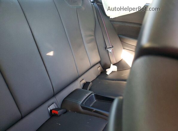 WBS2U7C0XL7D74480 2020 BMW M2 White Vista de los asientos traseros