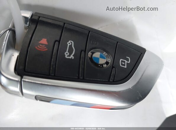 WBS33HJ00SFU26684 2025 BMW M3 Yellow Dashboard view
