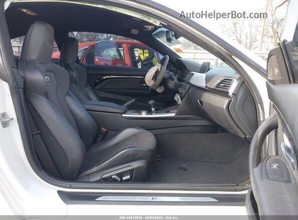 WBS3R9C5XGK335708 2016 BMW M4 Белый Вид салона спереди