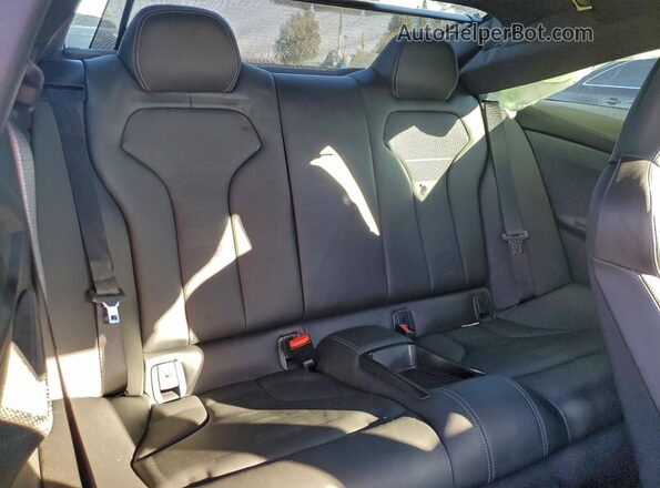 WBS3S7C51KAC09585 2019 BMW M4 White Vista de los asientos traseros