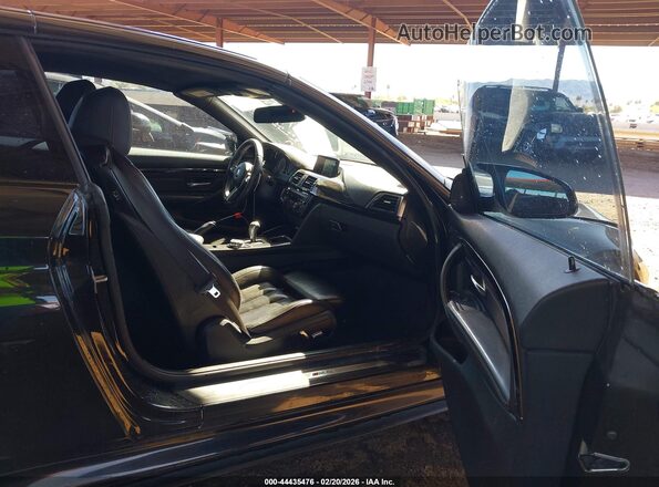 WBS3U9C52HP970666 2017 BMW M4 Черный Вид салона спереди
