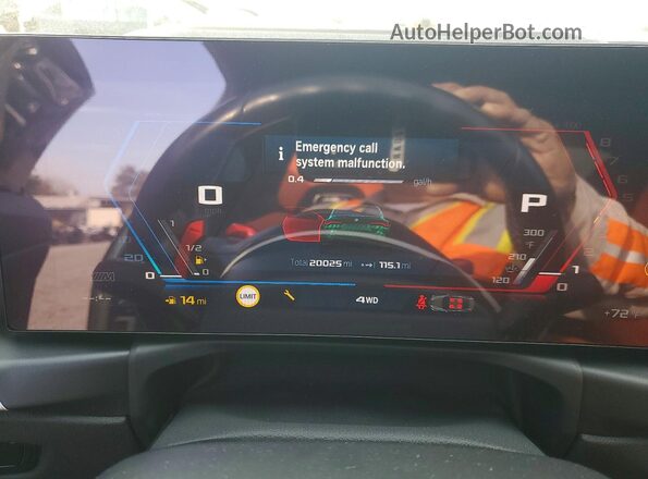 WBS43AZ05RCP50712 2024 BMW M4 Green Vista de los asientos traseros