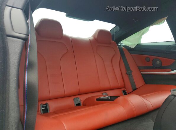 WBS4Y9C57JAC87155 2018 BMW M4 White Widok tylnych siedzeń