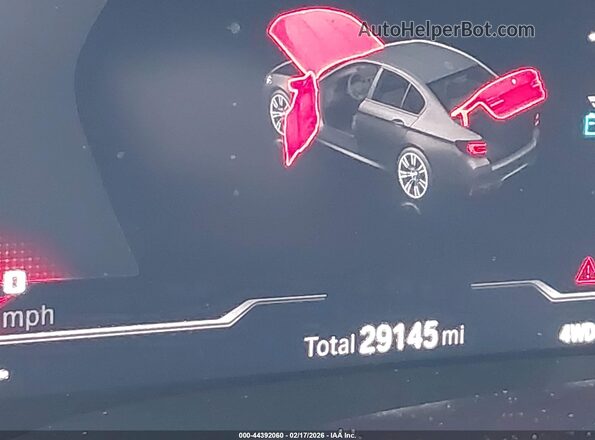 WBS83CH08PCL75474 2023 BMW M5 Gray Панорамний вид салону 360°