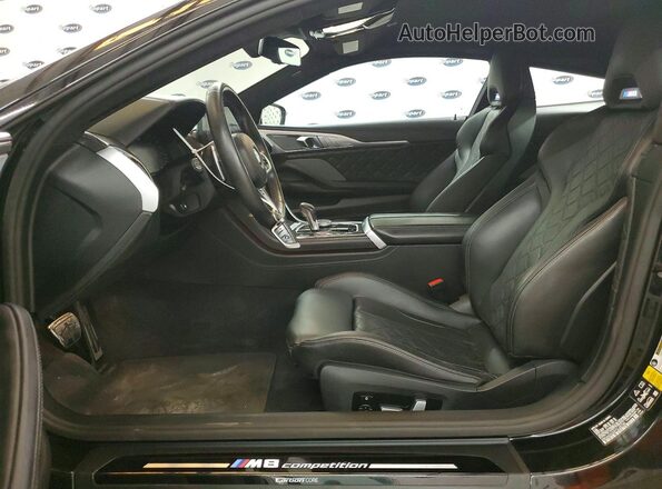 WBSAE0C02PCL26790 2023 BMW M8 Black Սալոնի դիմացի տեսք