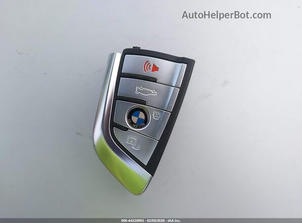 WBSGV0C05LCD80981 2020 BMW M8 Black Vista del salpicadero