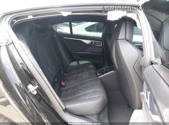 WBSGV0C05PCM47758 2023 BMW M8 Black Widok naklejki z numerem VIN