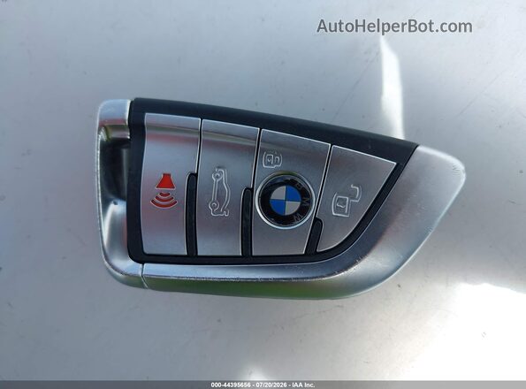 WBSGV0C05PCM47758 2023 BMW M8 Black Widok deski rozdzielczej