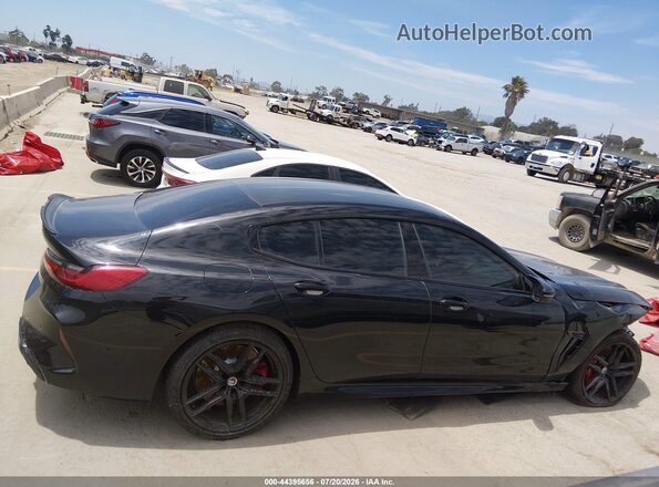 WBSGV0C05PCM47758 2023 BMW M8 Black Widok wnętrza 360 stopni