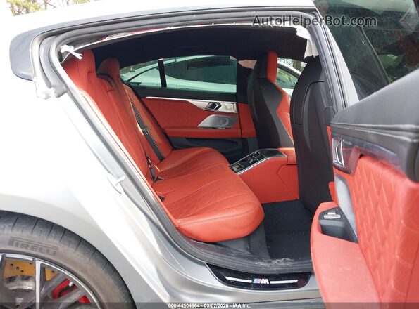 WBSGV0C06SCU79322 2025 BMW M8 Gray Vista de la etiqueta del VIN