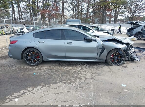 WBSGV0C06SCU79322 2025 BMW M8 Gray Vista interior trasera