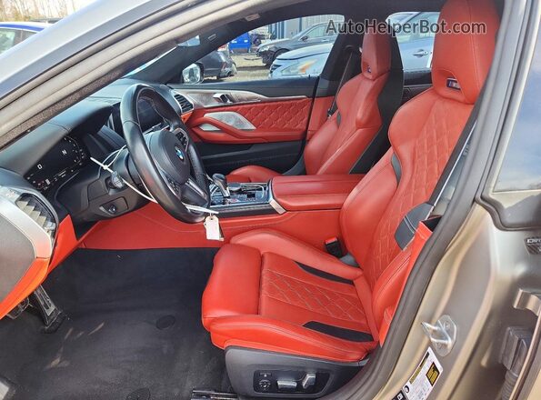 WBSGV0C07LCE47872 2020 BMW M8 Серый Вид салона спереди