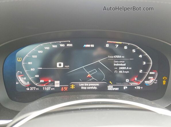 WBSJF0C08LCD41353 2020 BMW M5 Charcoal Սարքավորումների վահանակի տեսք